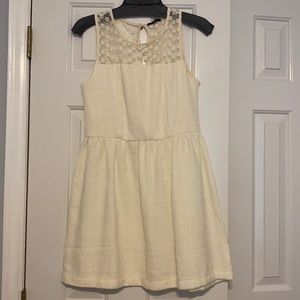 Lace detailed dress